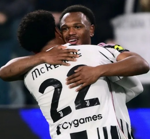 Juventus pelea por el título